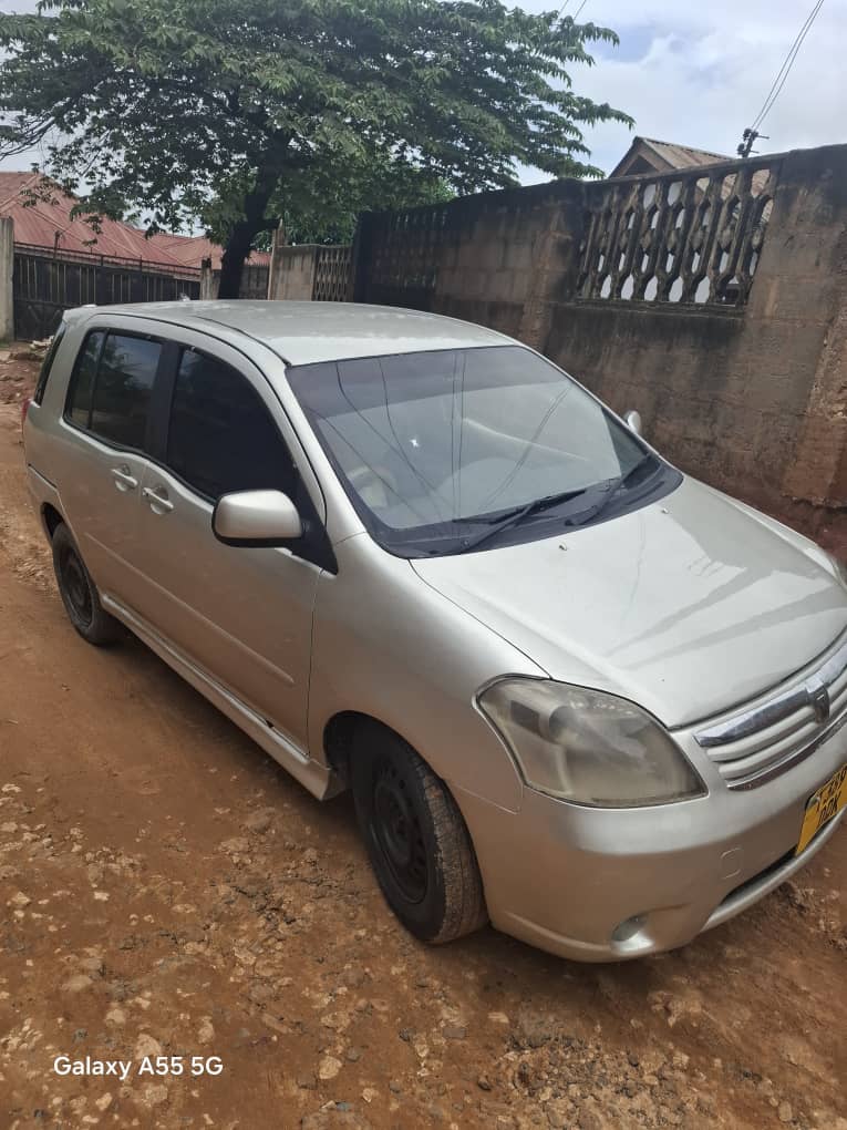 Magari Sokoni Toyota Raum ya Bei Poa 2005