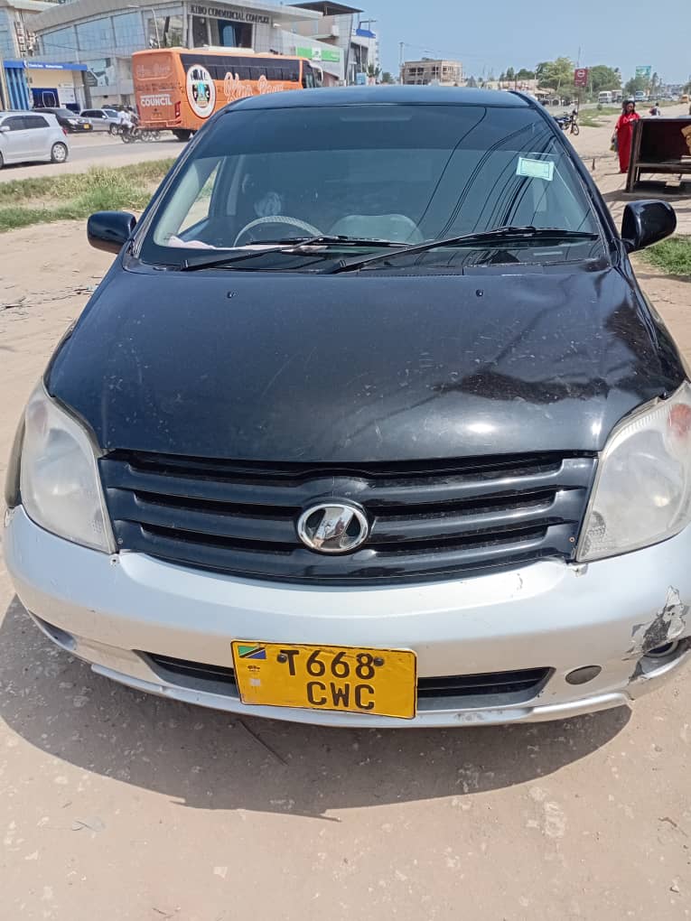 Bei ya Toyota IST 2003 Sokoni Dar es salaam Tanzania