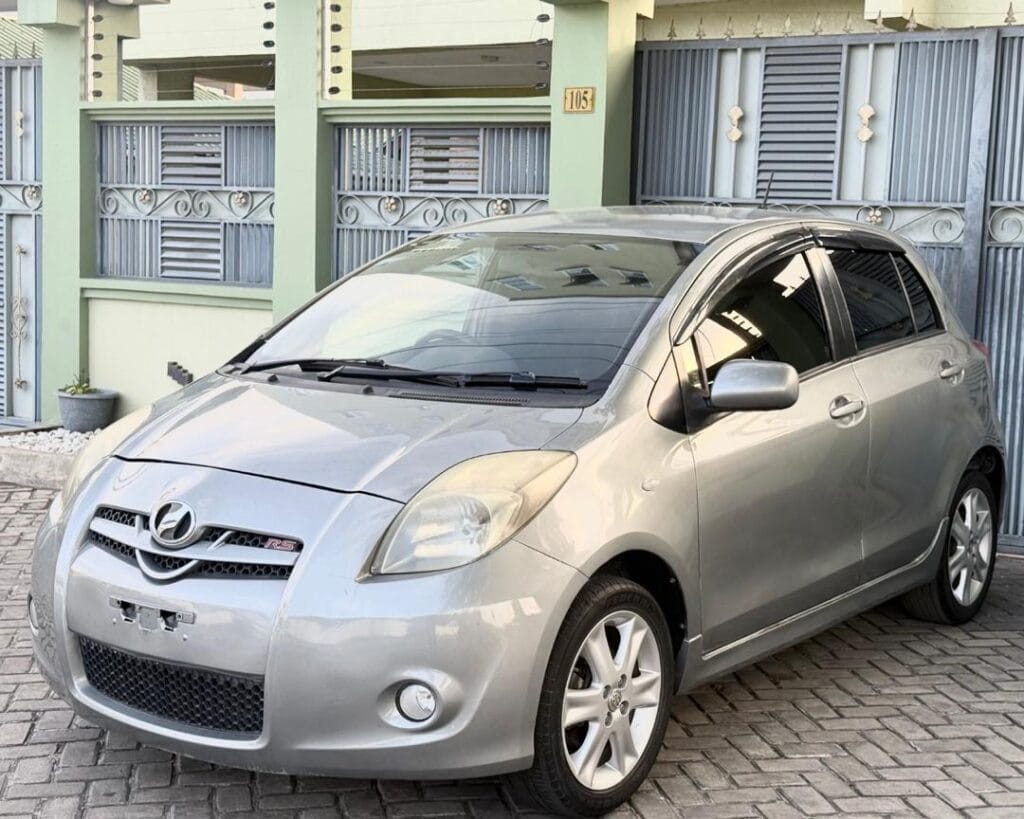 Magari Vitz 2005 lipo Dar es salaam