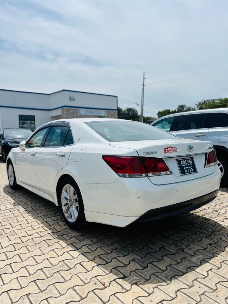 Buy Toyota Crown 2013 for Sale in Mwanza