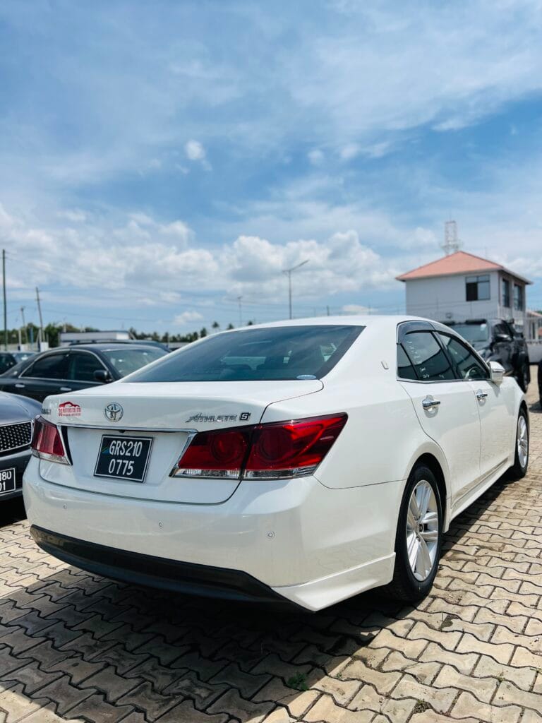 Price Of Toyota Crown 2013 for Sale in Tanzania