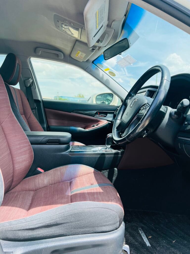 For Sale Toyota Crown 2013 in Mwanza