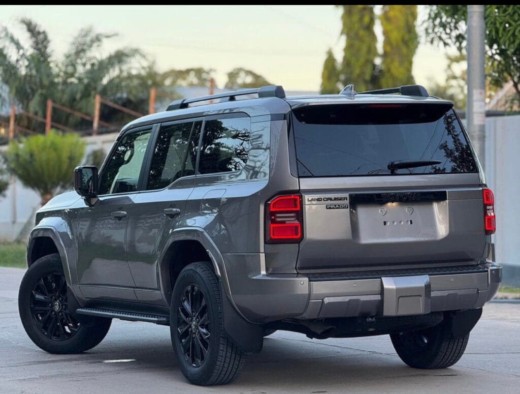 Magari Sokoni Toyota Land Cruiser Prado ya Bei Poa 2024