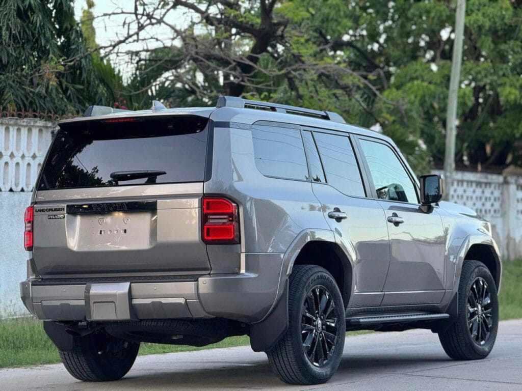 Magari Land Cruiser Prado 2024 lipo Dar es salaam