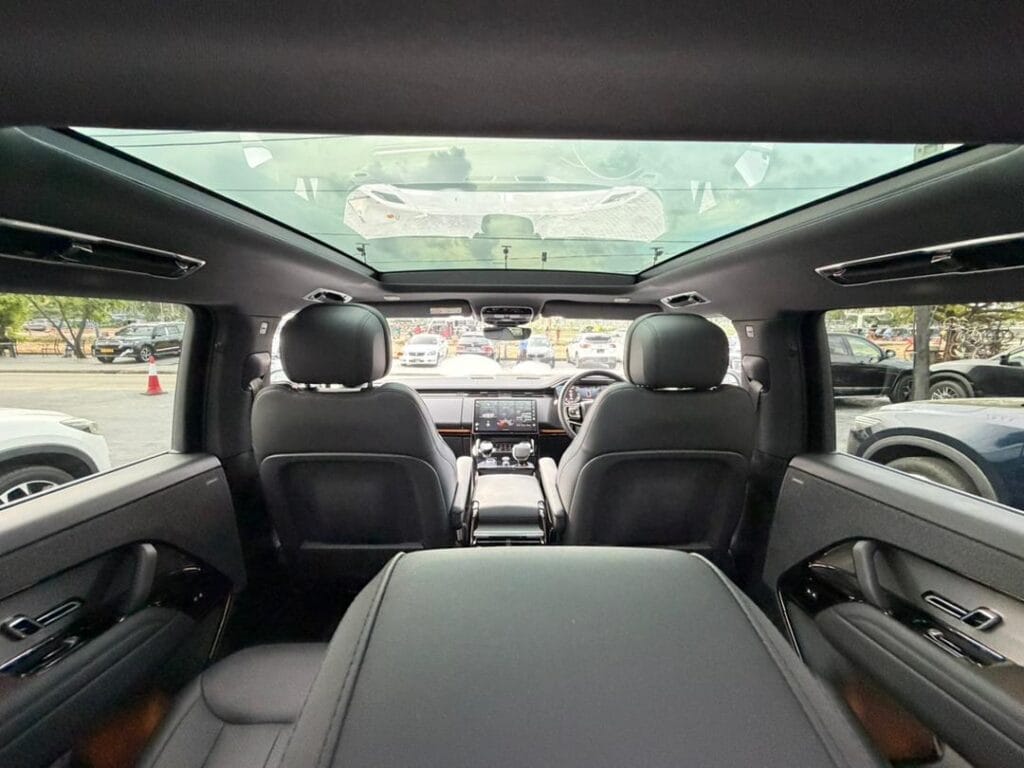 Land Rover Range Rover Sport bei poa sokoni Dar es salaam Tanzania