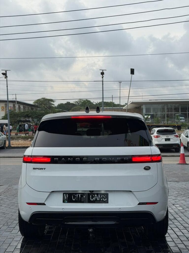 Magari Sokoni Land Rover Range Rover Sport ya Bei Poa 2023