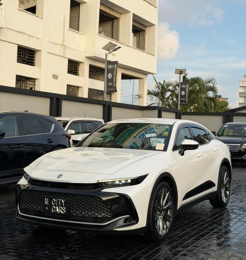 Used Toyota Crown 2025 for Sale in Dar es salaam