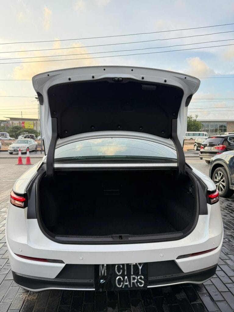 Toyota Crown 2025 for Sale in Dar es salaam