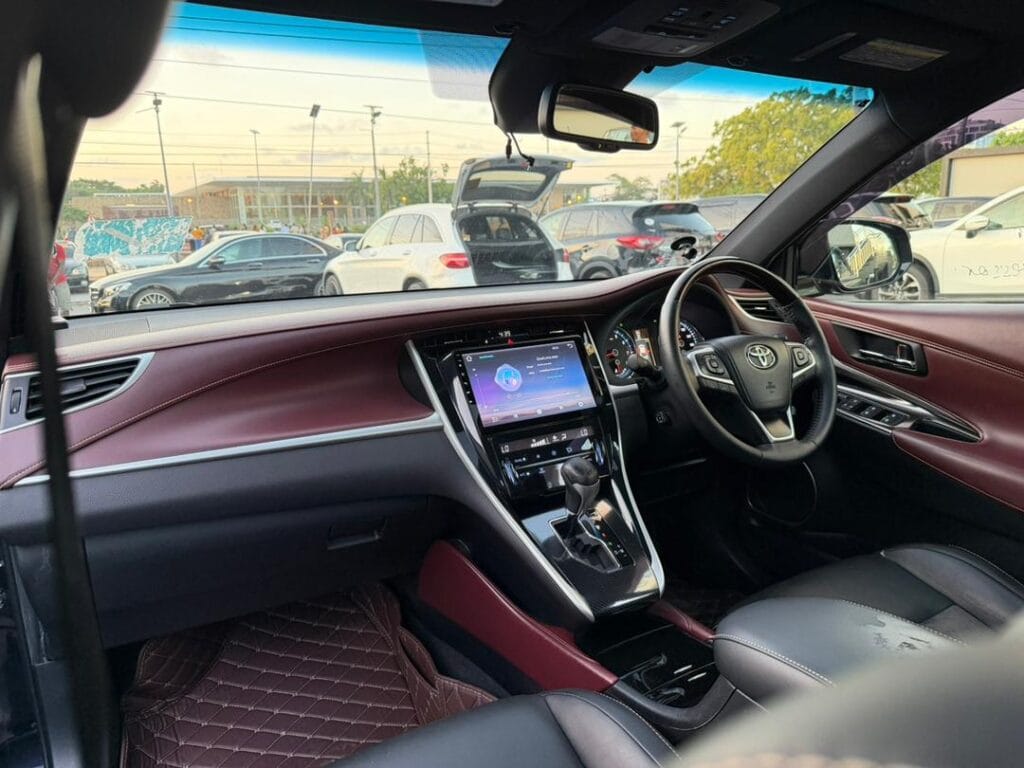 Toyota Harrier 2015 for Sale in Dar es salaam