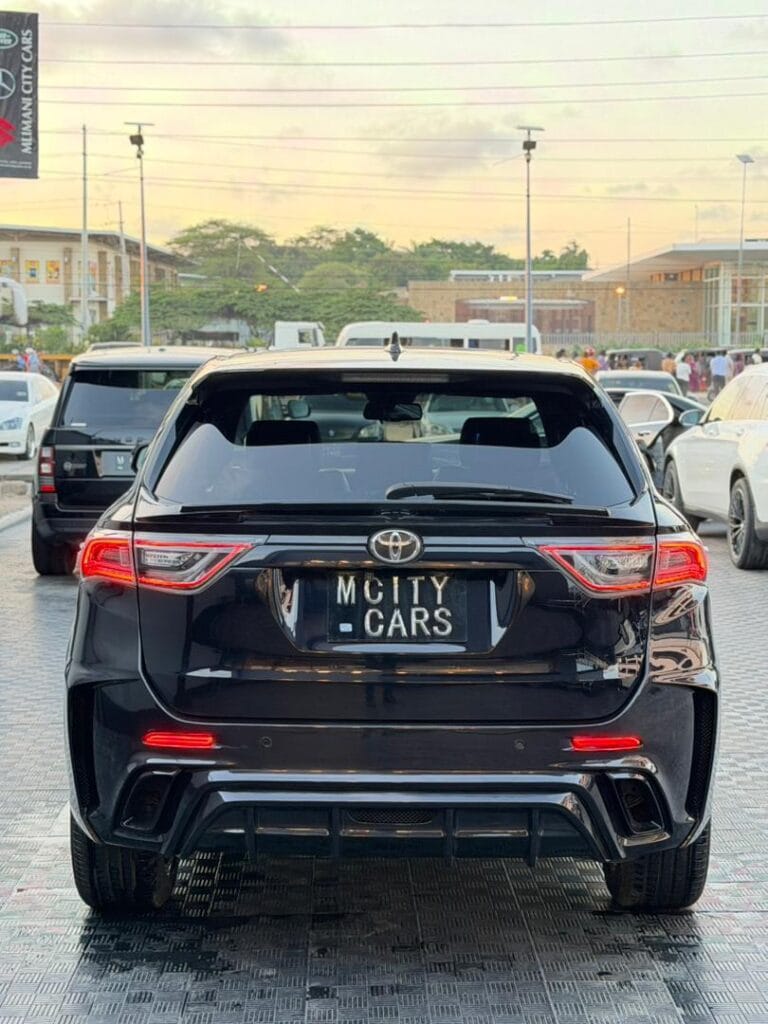 For Sale Toyota Harrier 2015 in Dar es salaam