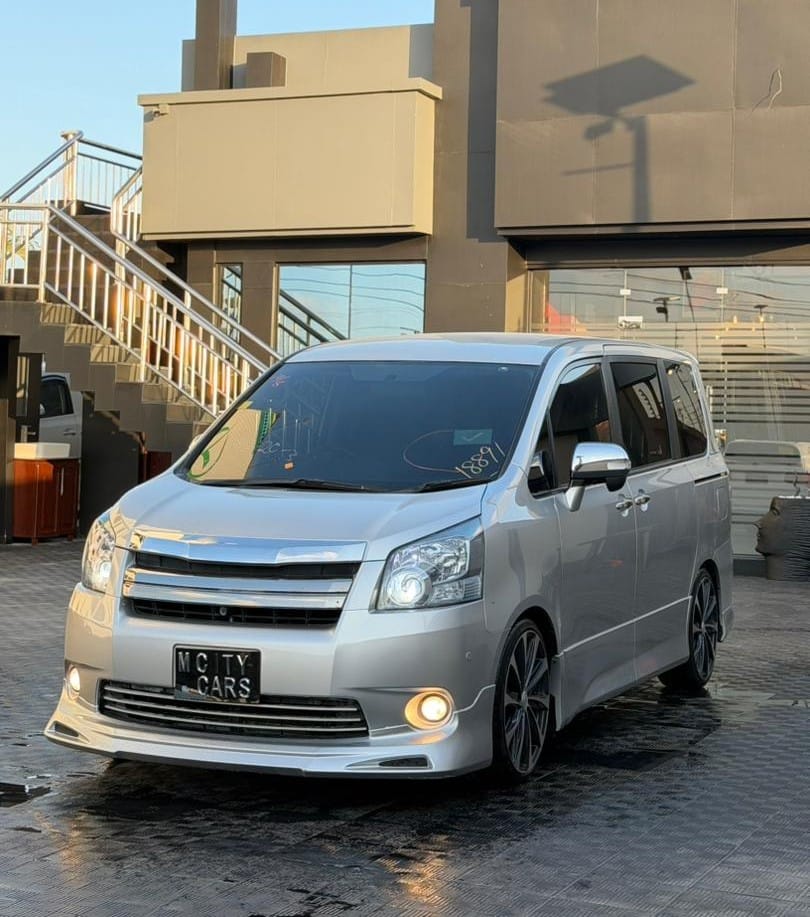 Used Toyota Noah 2007 for Sale in Dar es salaam