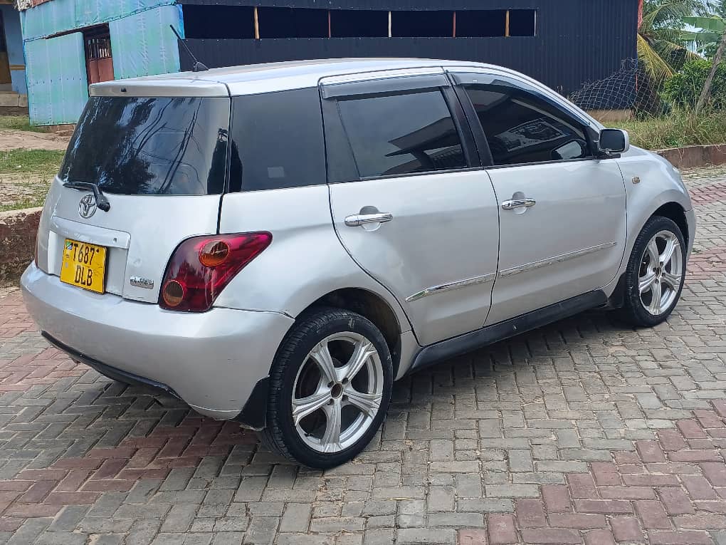 Price Of Toyota IST 2005 for Sale in Tanzania