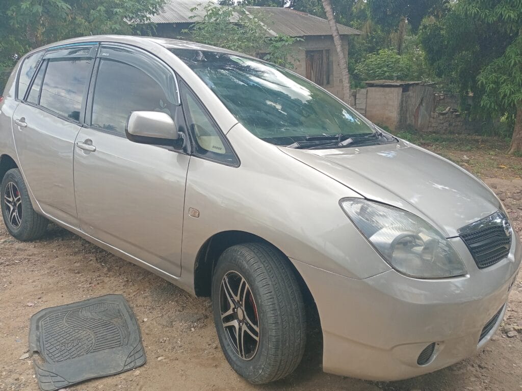 Magari Spacio 2004 lipo Dar es salaam