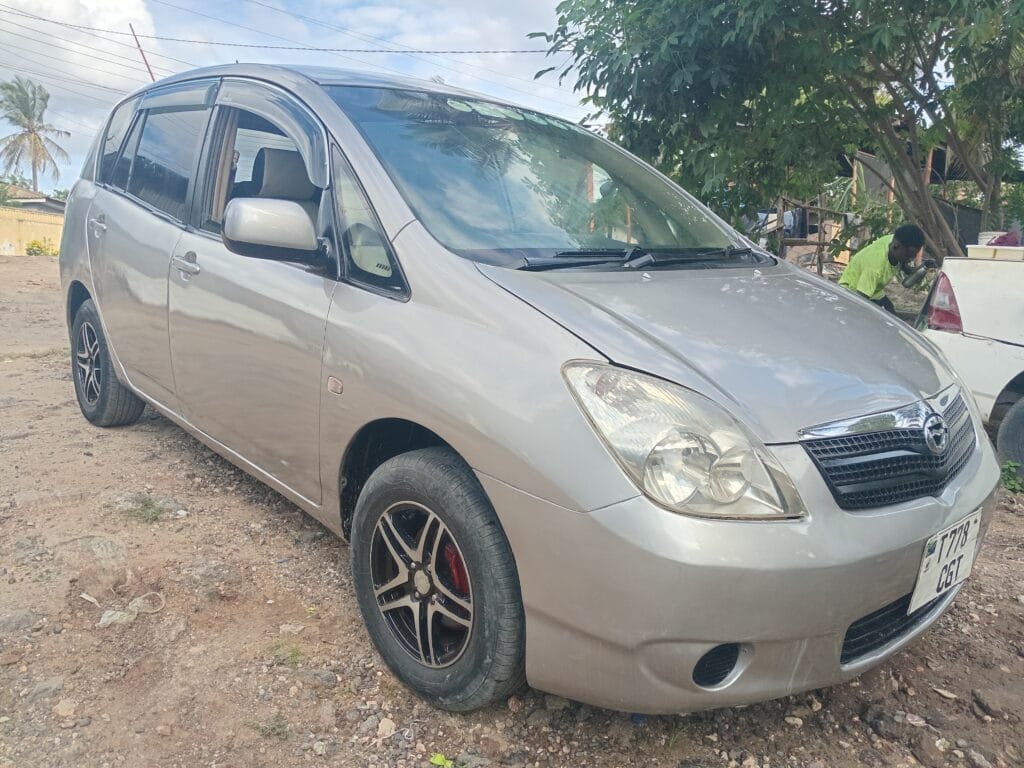 Magari Sokoni Toyota Spacio ya Bei Poa 2004