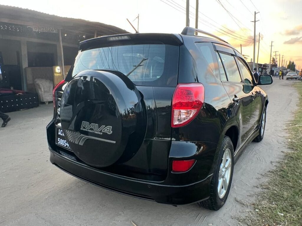 Magari Rav4 2007 lipo Dar es salaam
