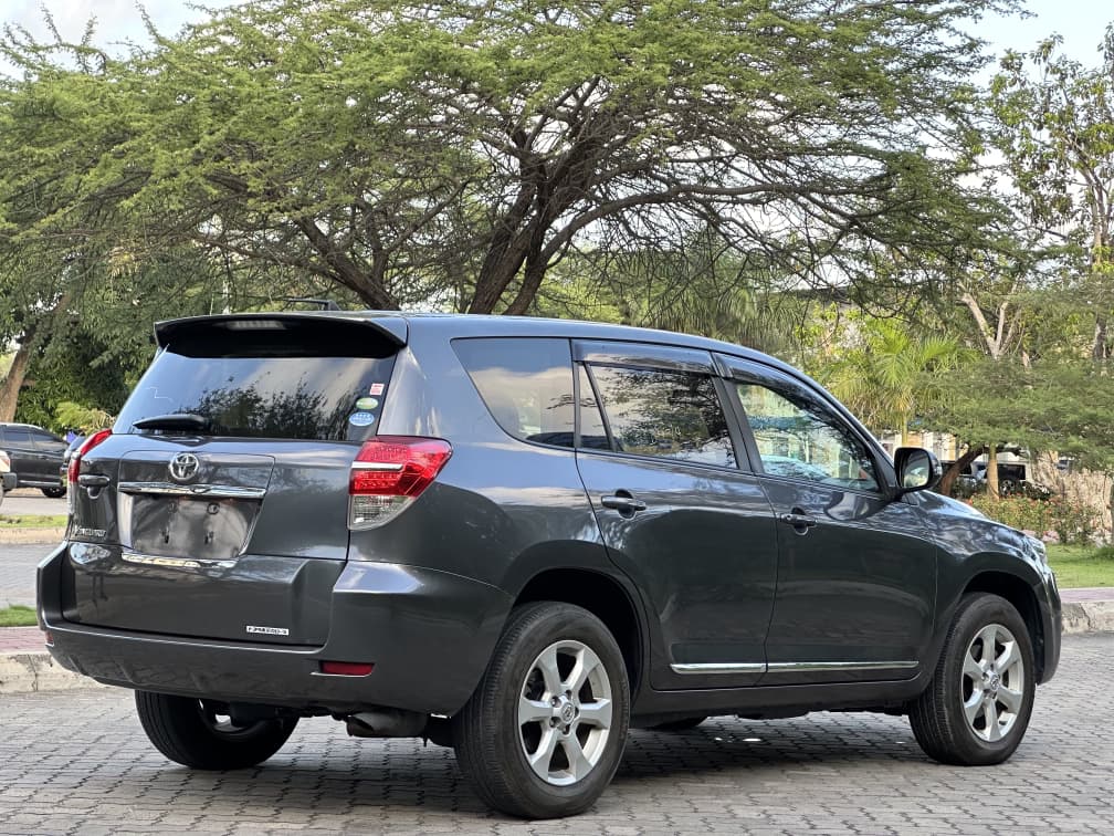 Toyota Vanguard 2010 for Sale in Dar es salaam