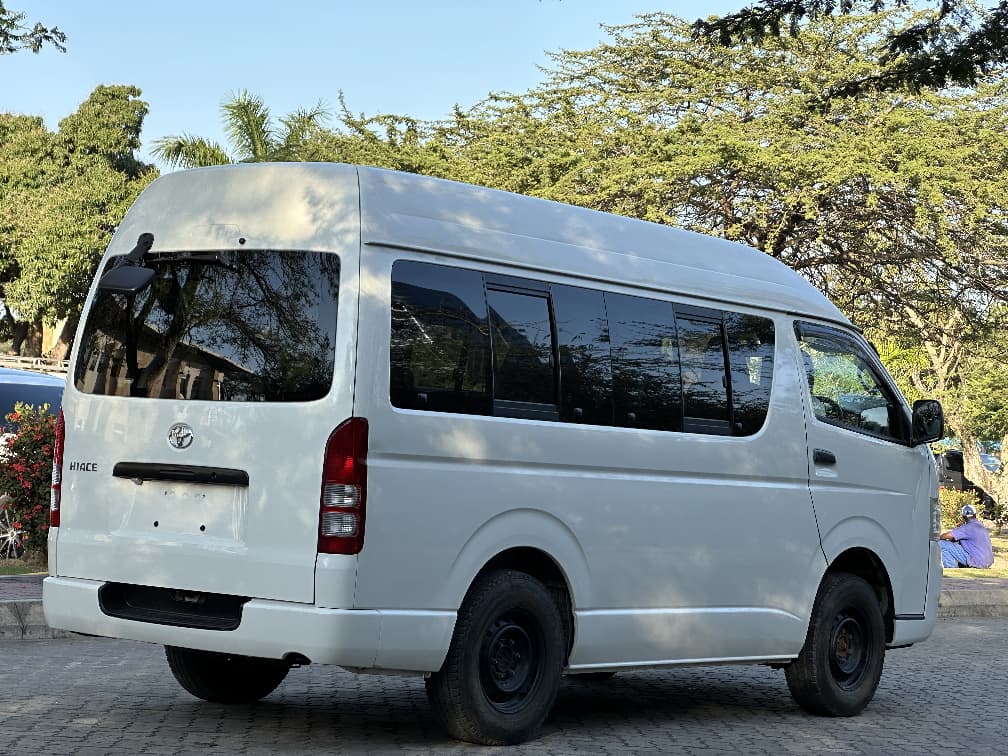 Price Of Toyota Hiace 2006 for Sale in Tanzania