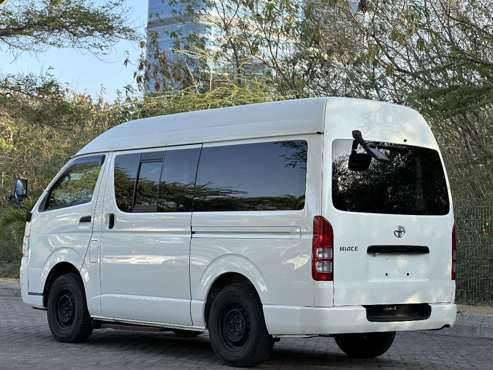 Price Toyota Hiace 2006 for Sale in Dar es salaam