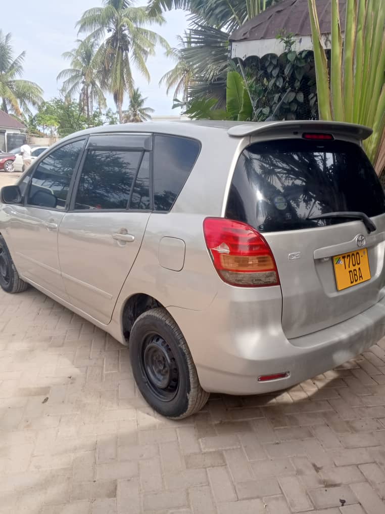 Magari Sokoni Toyota Spacio ya Bei Poa 2004