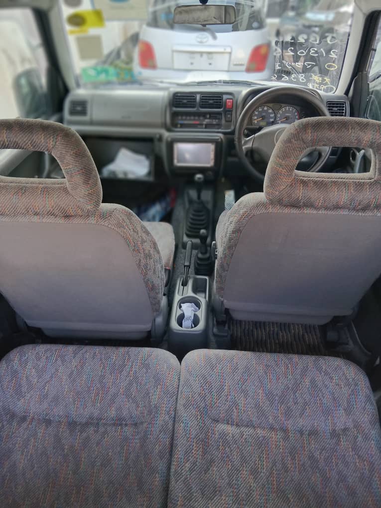 Magari Sokoni Suzuki Jimny ya Bei Poa 2000