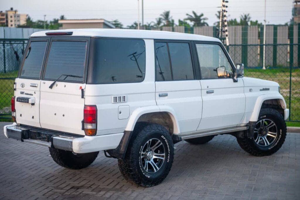 Toyota Land Cruiser Prado bei poa sokoni Dar es salaam Tanzania
