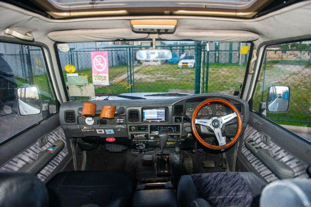 Magari Sokoni Toyota Land Cruiser Prado ya Bei Poa 1998