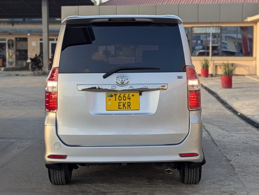 Price Toyota Noah 2008 for Sale in Dar es salaam