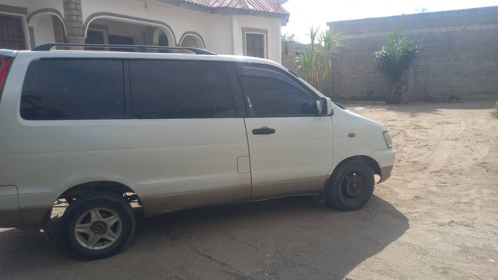 Price Of Toyota Noah 2000 for Sale in Tanzania