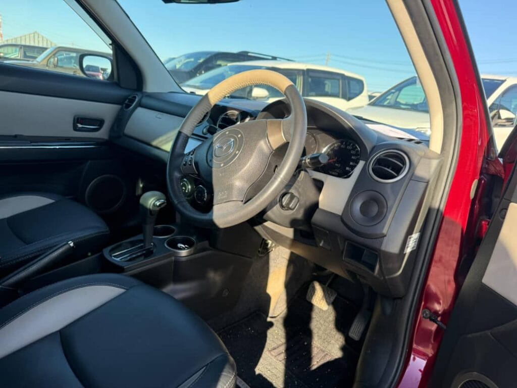 Bei ya Mazda Verisa 2011 Sokoni Dar es salaam Tanzania