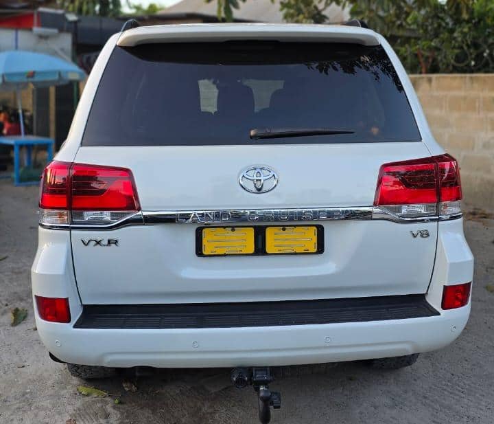 Toyota Land Cruiser V8 2020 Inauzwa Dar es salaam Tanzania