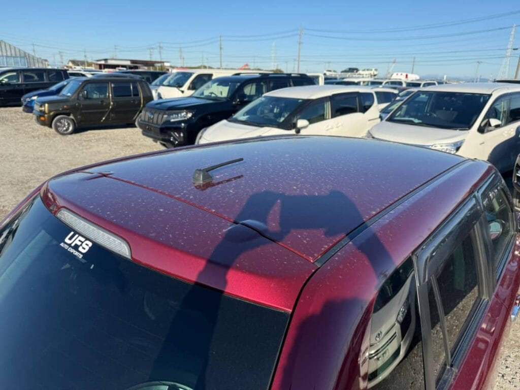 Magari Sokoni Mazda Verisa ya Bei Poa 2011