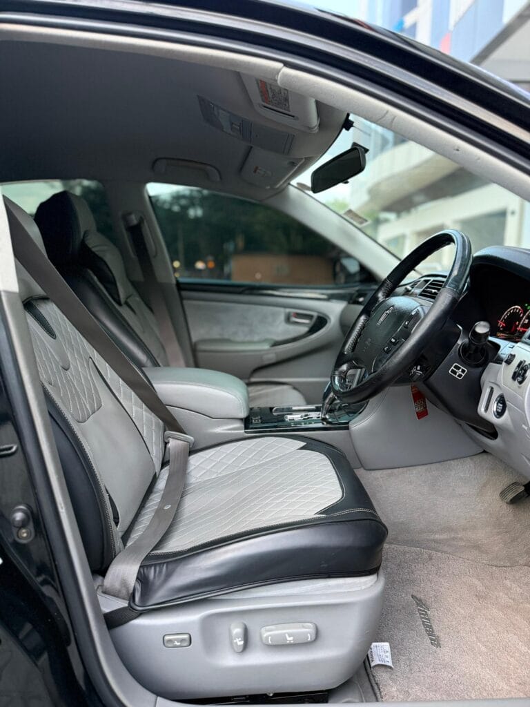 Used Toyota Crown 2005 for Sale in Dar es salaam