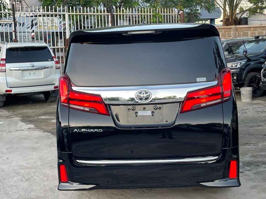 Magari Alphard 2019 lipo Dar es Salaam