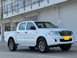 Bei ya Toyota Hilux 2013 Sokoni Dar es salaam Tanzania