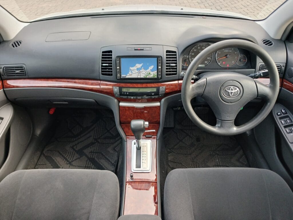 Toyota Premio bei poa sokoni Dar es salaam Tanzania