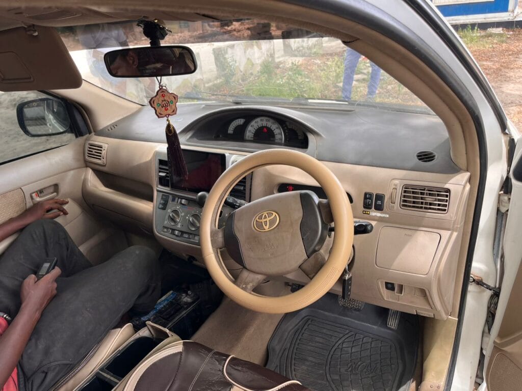 Magari Sokoni Toyota Raum ya Bei Poa 2004