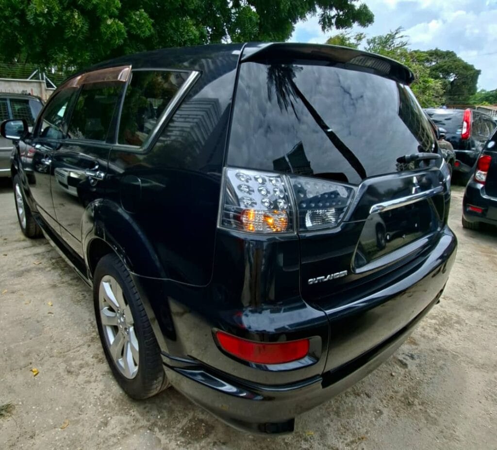 Buy Mitsubishi Outlander 2010 for Sale in Dar es salaam