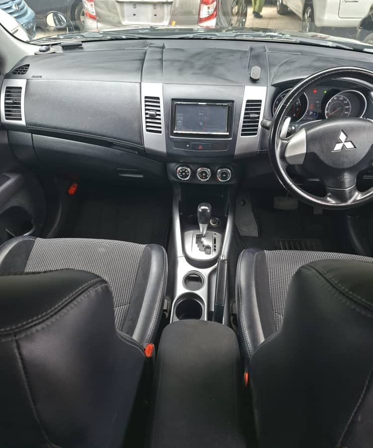 Used Mitsubishi Outlander 2010 for Sale in Dar es salaam