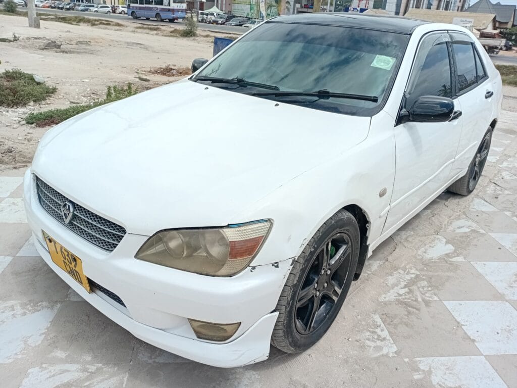 Toyota Altezza 2001 for Sale in Dar es salaam
