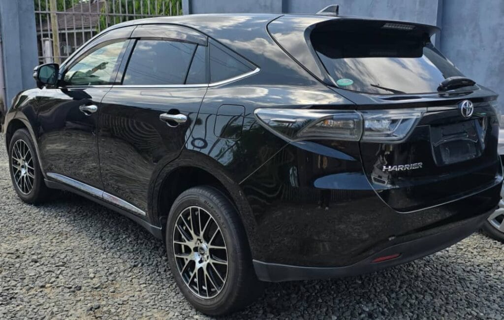 Magari Harrier 2015 lipo Dar es salaam