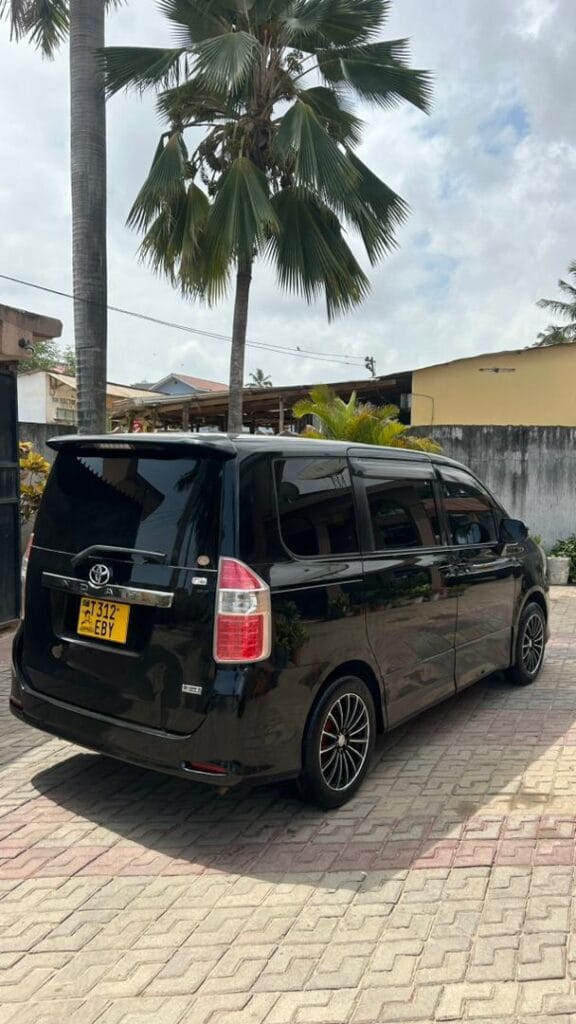 Price Toyota Noah 2008 for Sale in Dar es salaam