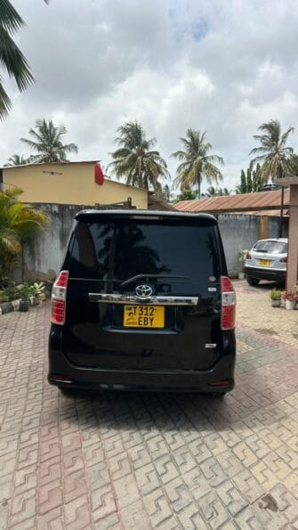 Bei Ya Toyota Noah 2008 Sokoni Dar es salaam Tanzania
