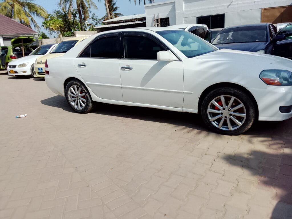 Toyota Mark II bei poa sokoni Dar es salaam Tanzania