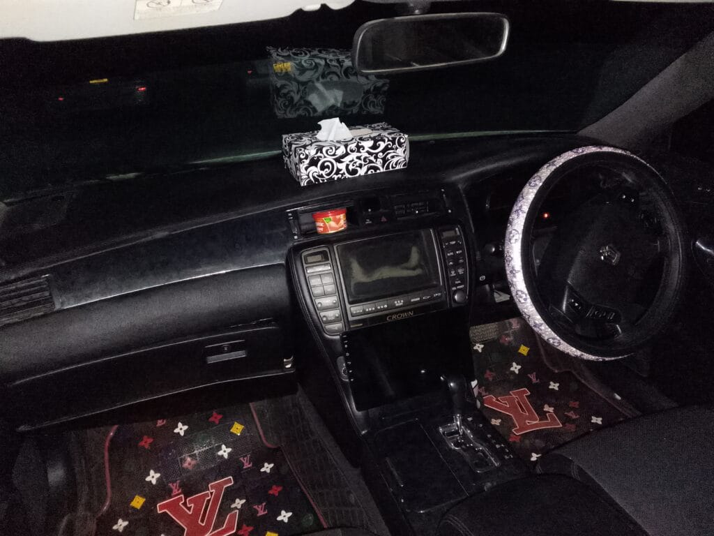 Magari Used Toyota Crown 2005 Dar es salaam Tanzania