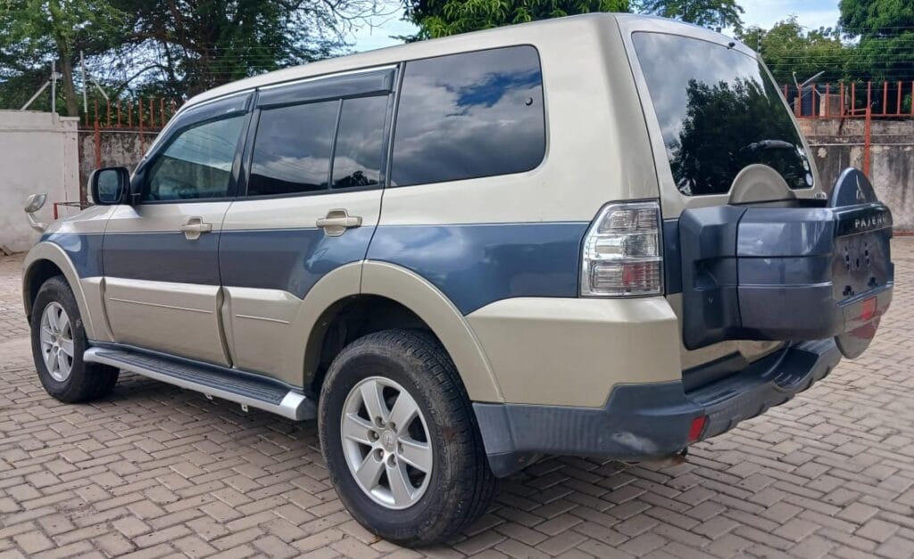 Magari Used Mitsubishi Pajero 2006 Dar es salaam Tanzania