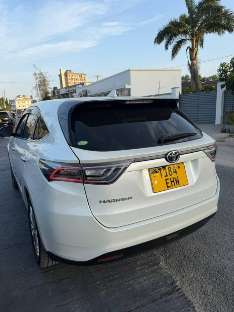 Price Toyota Harrier 2016 for Sale in Dar es salaam