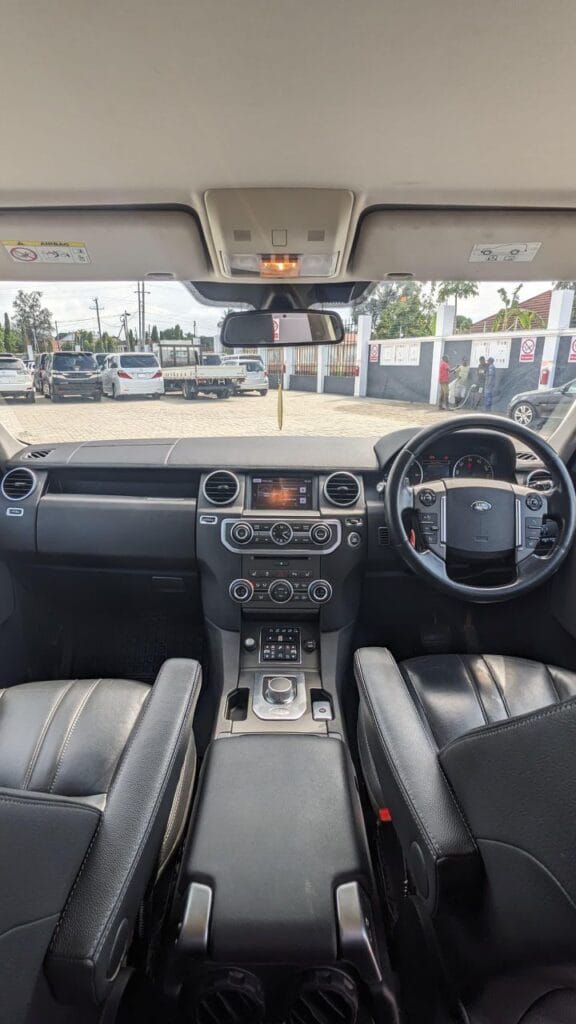 Buy Land Rover Discovery 2016 for Sale in Dar es salaam