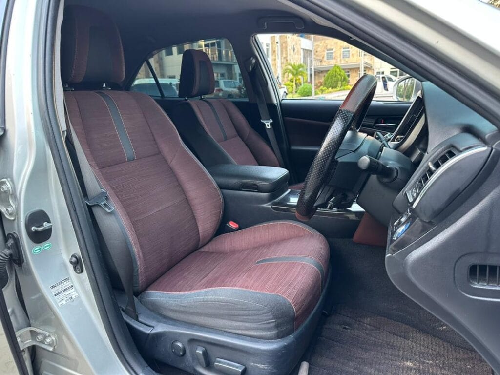 Bei ya Toyota Crown 2015 Sokoni Dar es Salaam Tanzania