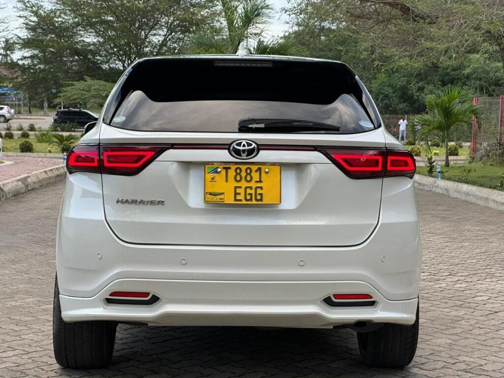 Toyota Harrier 2018 for Sale in Dar es salaam