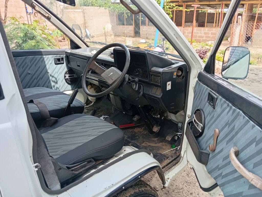 Magari Used Toyota LiteAce Truck 2009 Dar es salaam Tanzania